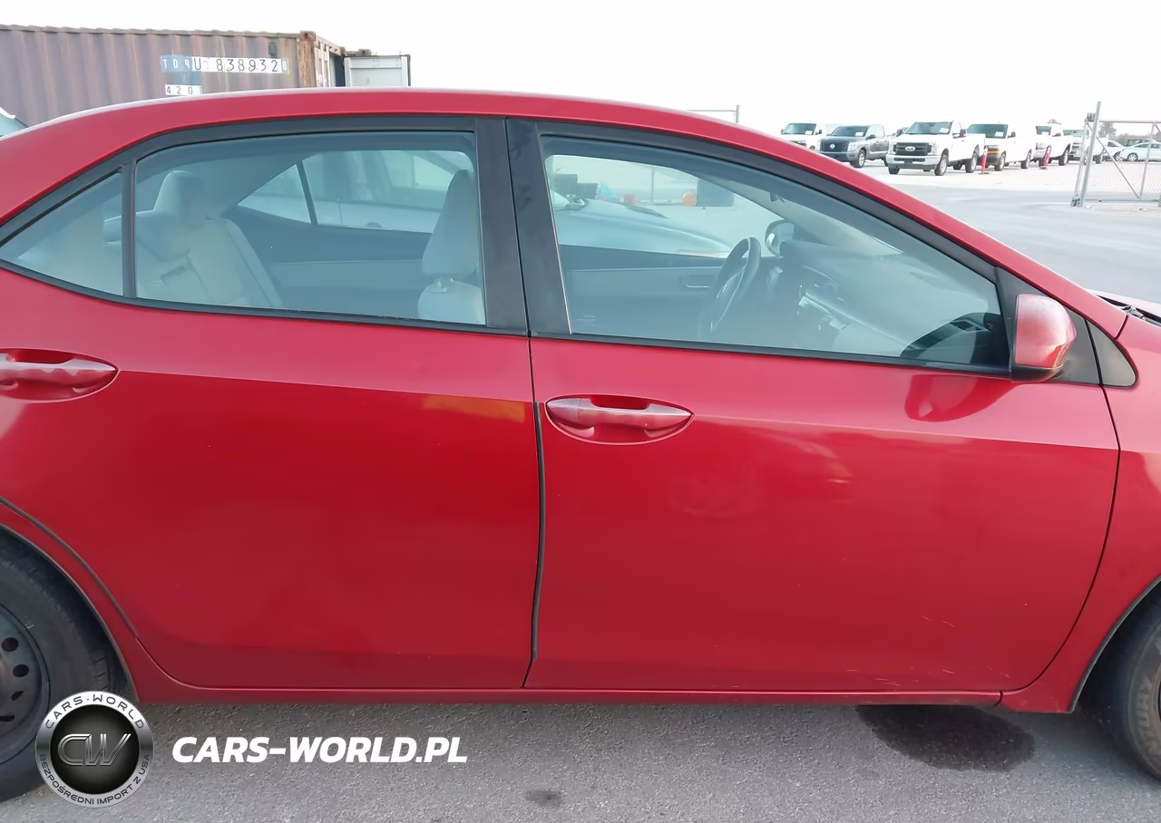 2015 Toyota Corolla Le VIN:5YFBURHE2FP307069 - 13