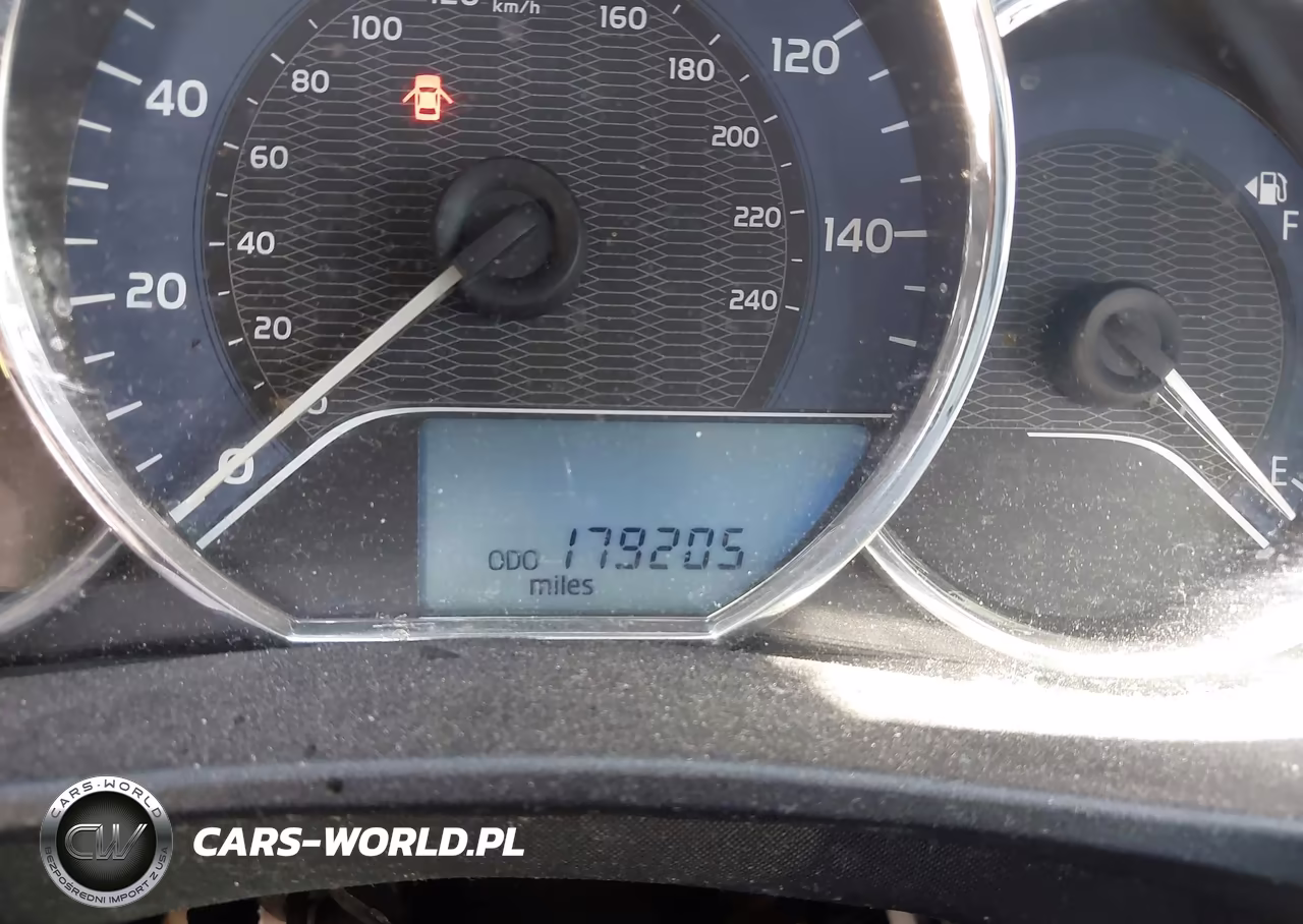 2015 Toyota Corolla Le VIN:5YFBURHE2FP307069 - 15