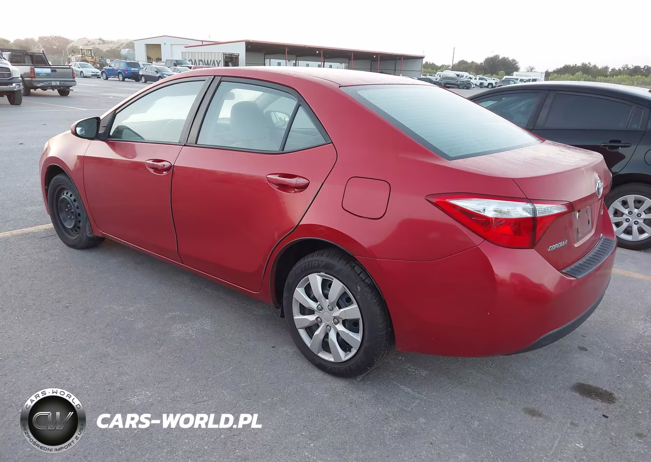 2015 Toyota Corolla Le VIN:5YFBURHE2FP307069 - 3