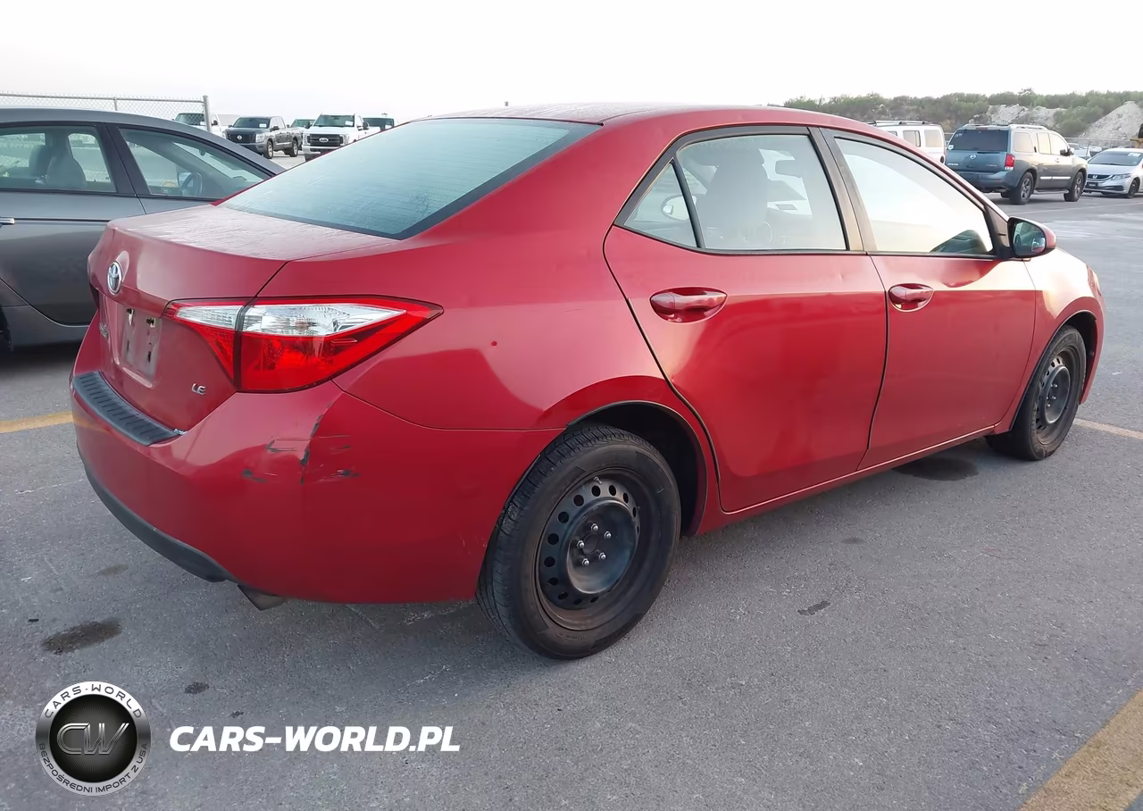 2015 Toyota Corolla Le VIN:5YFBURHE2FP307069 - 4
