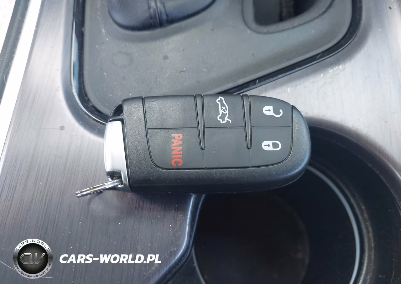 2018 Dodge Challenger Sxt VIN:2C3CDZAGXJH318260 - 11