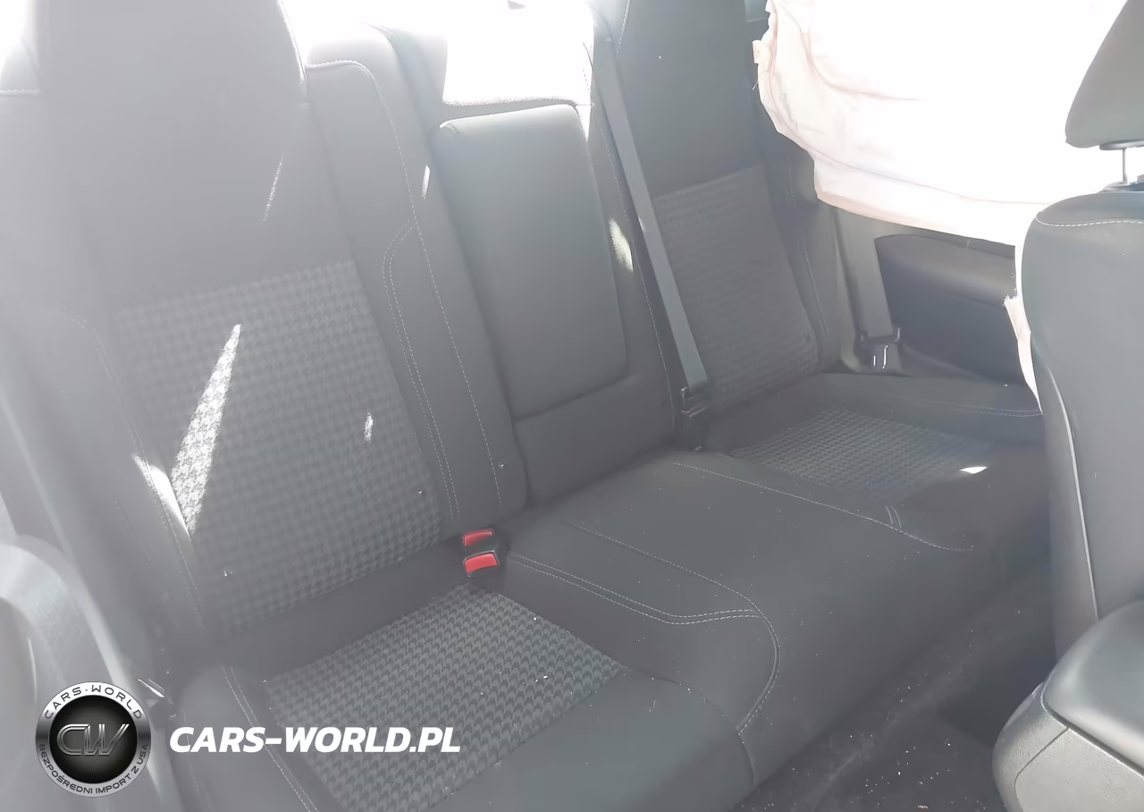 2018 Dodge Challenger Sxt VIN:2C3CDZAGXJH318260 - 8