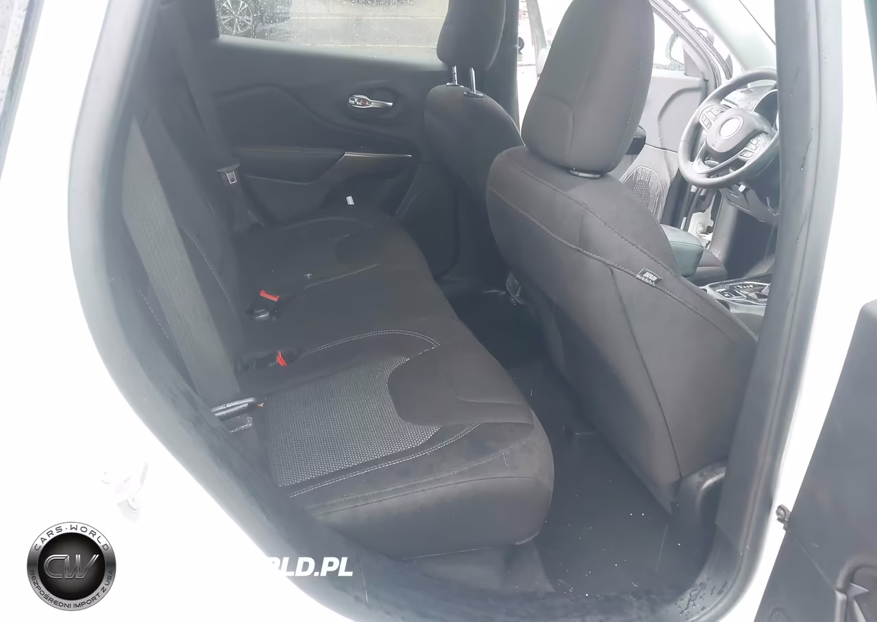 2019 Jeep Cherokee Latitude Fwd VIN:1C4PJLCB9KD332198 - 8