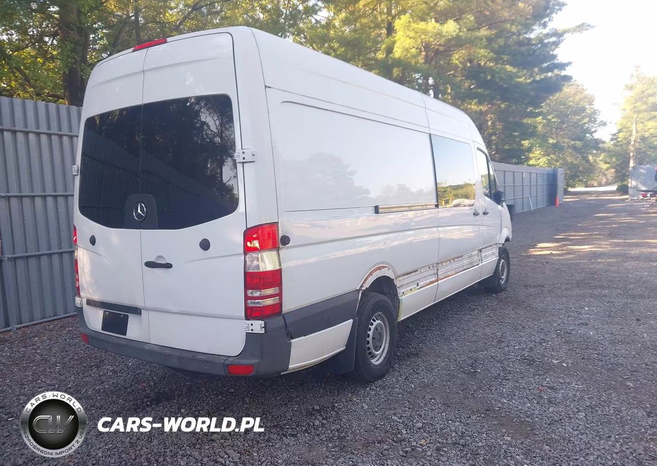 2017 Mercedes-Benz Sprinter 2500 High Roof V6 VIN:WD4PE8CD8HP550312 - 4