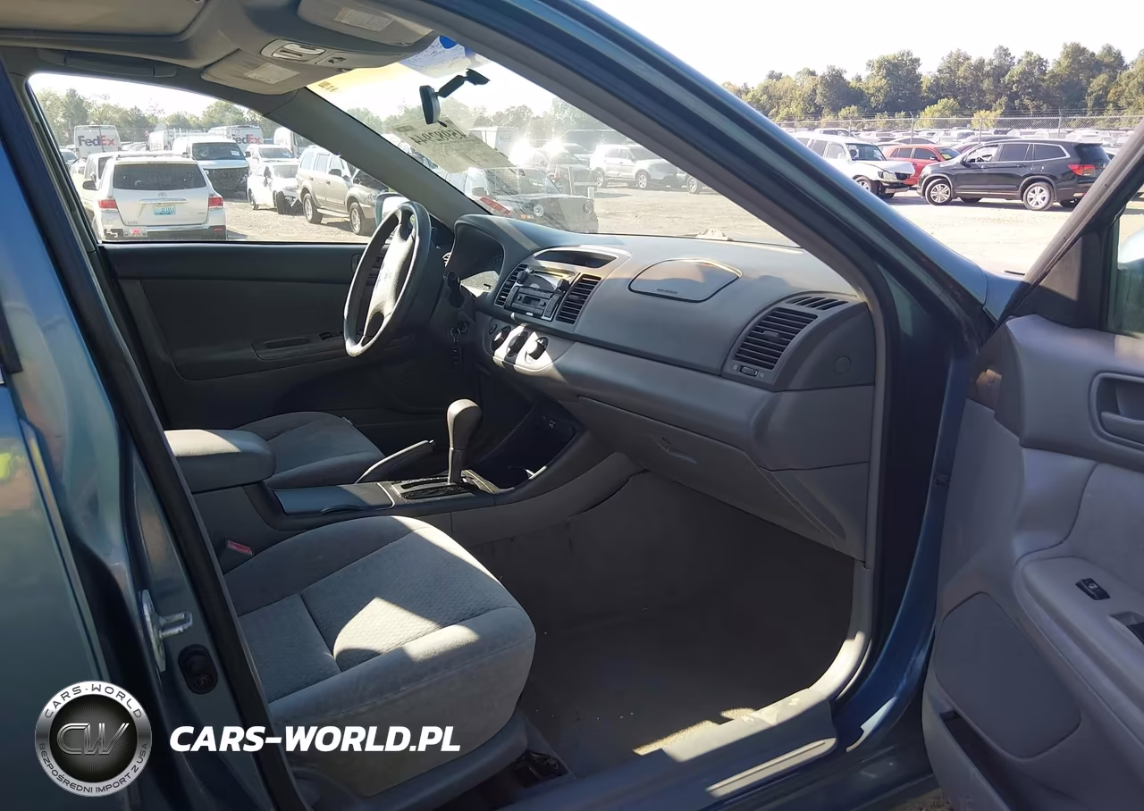 2002 Toyota Camry Le VIN:4T1BE32K62U550031 - 5