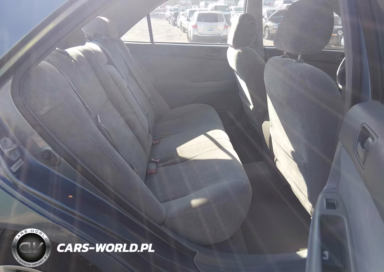 2002 Toyota Camry Le VIN:4T1BE32K62U550031 - 8