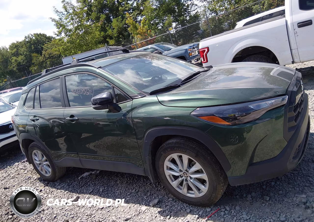 2026 Toyota Corolla Cross Le VIN:7MUCAABG6TV160711 - 13