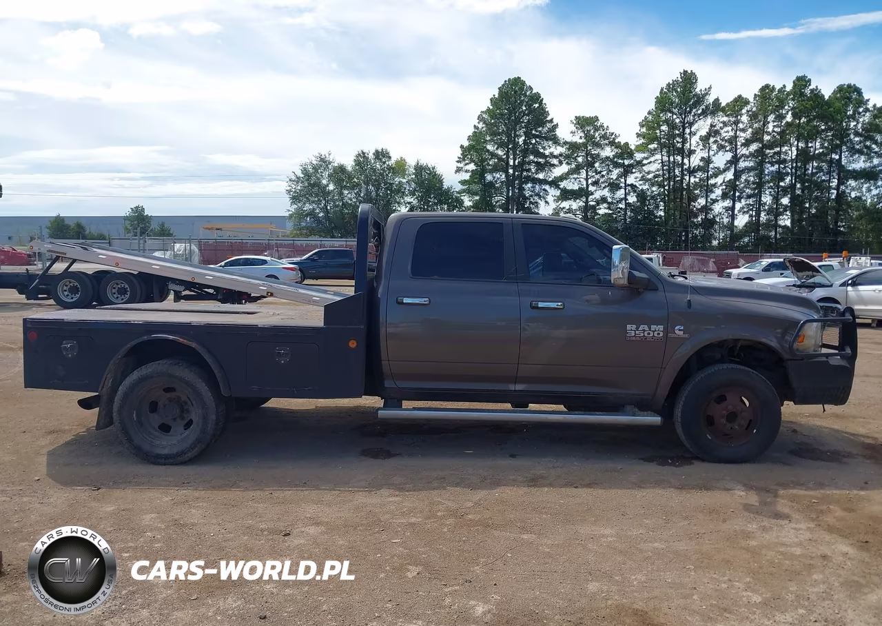 2018 Dodge 3500 VIN:3C63RRJL3JG221080 - 15