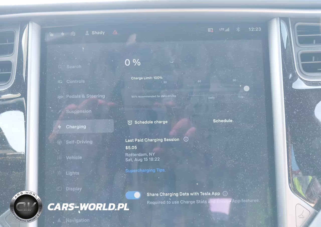 2018 Tesla Model S VIN:5YJSA1E2XJF293821 - 17