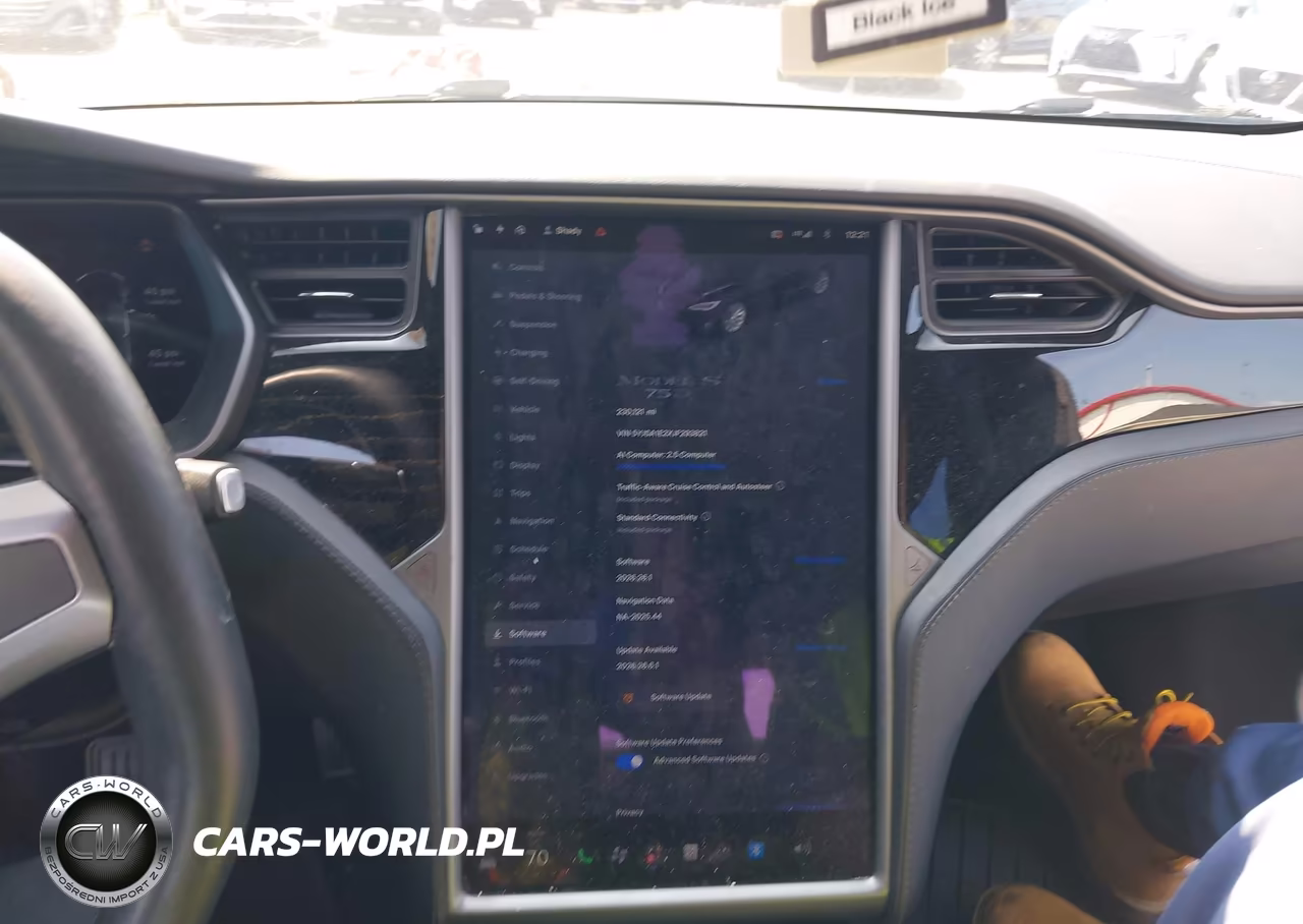 2018 Tesla Model S VIN:5YJSA1E2XJF293821 - 18