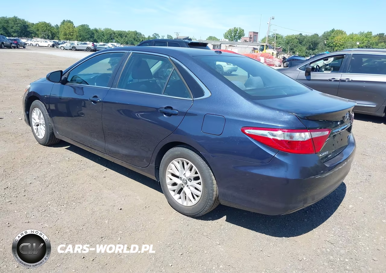 2017 Toyota Camry Le VIN:4T1BF1FK7HU743132 - 3