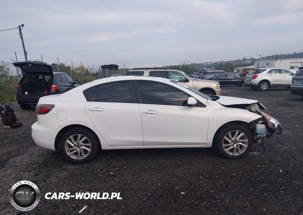 2013 Mazda Mazda3 I Touring VIN:JM1BL1VP8D1824467 - 13