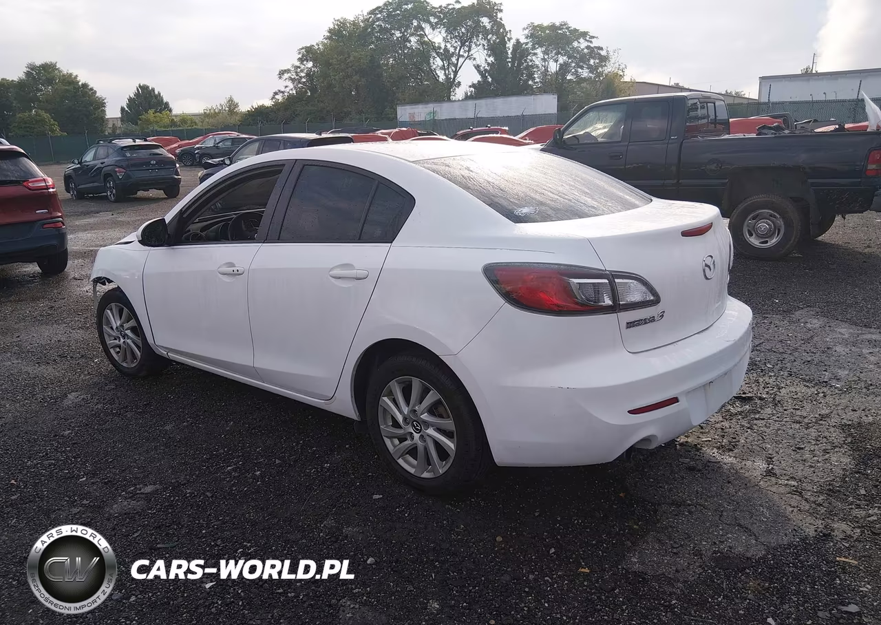 2013 Mazda Mazda3 I Touring VIN:JM1BL1VP8D1824467 - 3