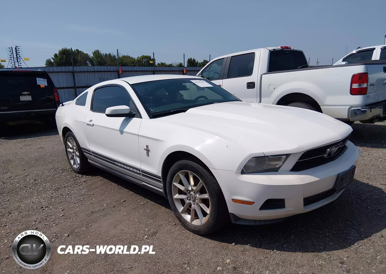 2010 Ford Mustang V6-V6 Premium