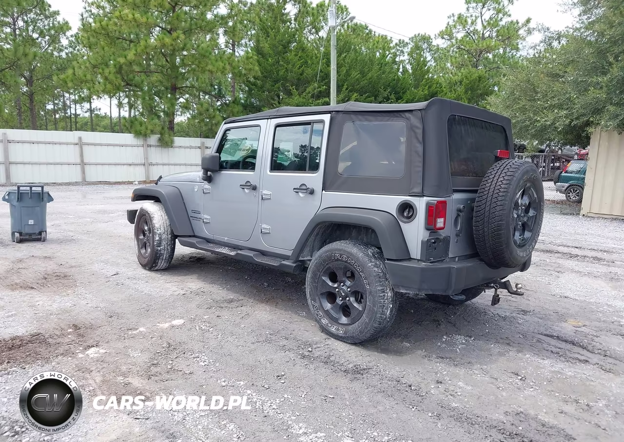 2014 Jeep Wrangler Unlimited Sport VIN:1C4BJWDGXEL106543 - 3