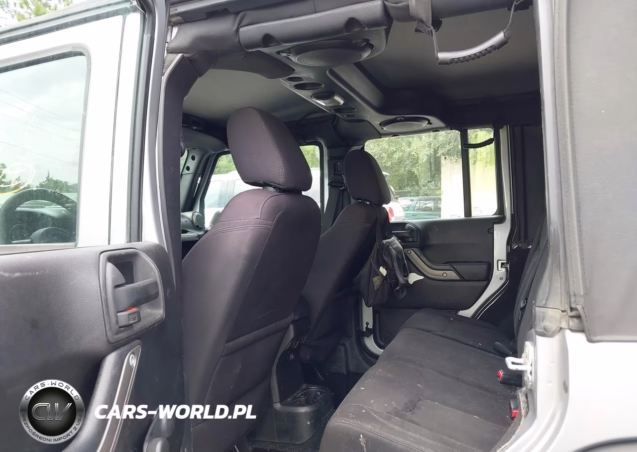 2014 Jeep Wrangler Unlimited Sport VIN:1C4BJWDGXEL106543 - 8