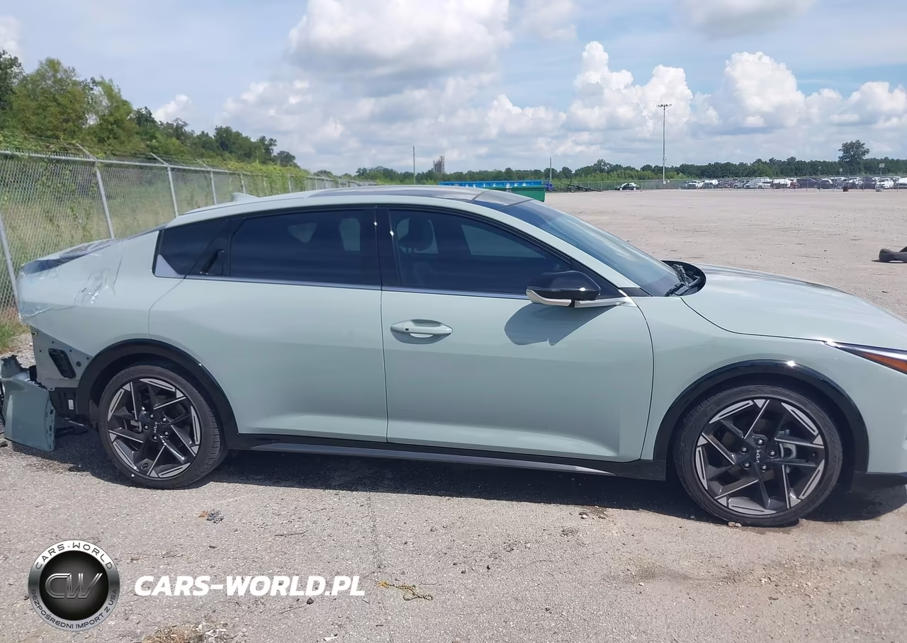 2026 Kia K4 Gt-Line VIN:3KPFW4DE8TE300130 - 13
