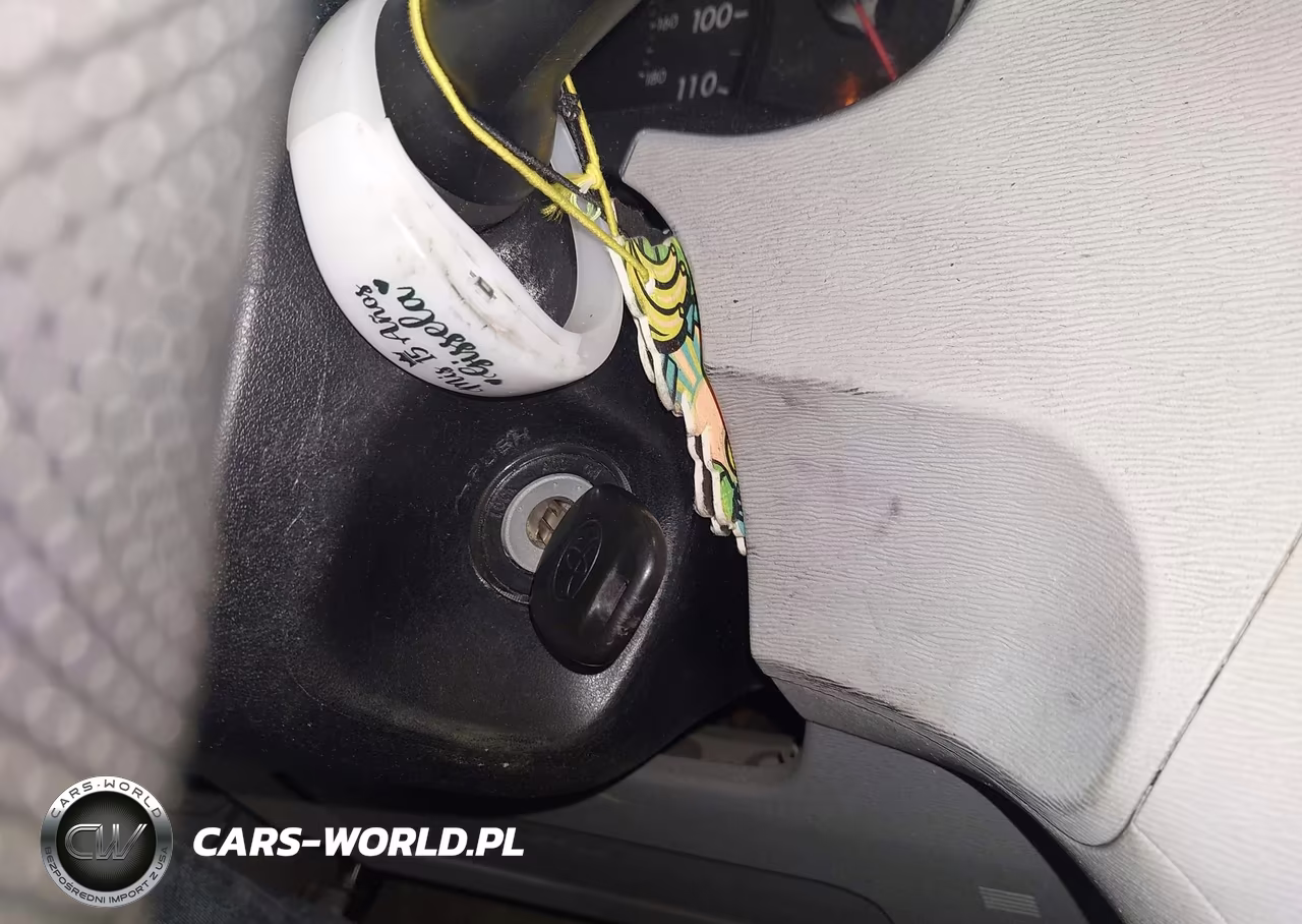 2011 Toyota Sienna Le V6 VIN:5TDKK3DCXBS001326 - 11