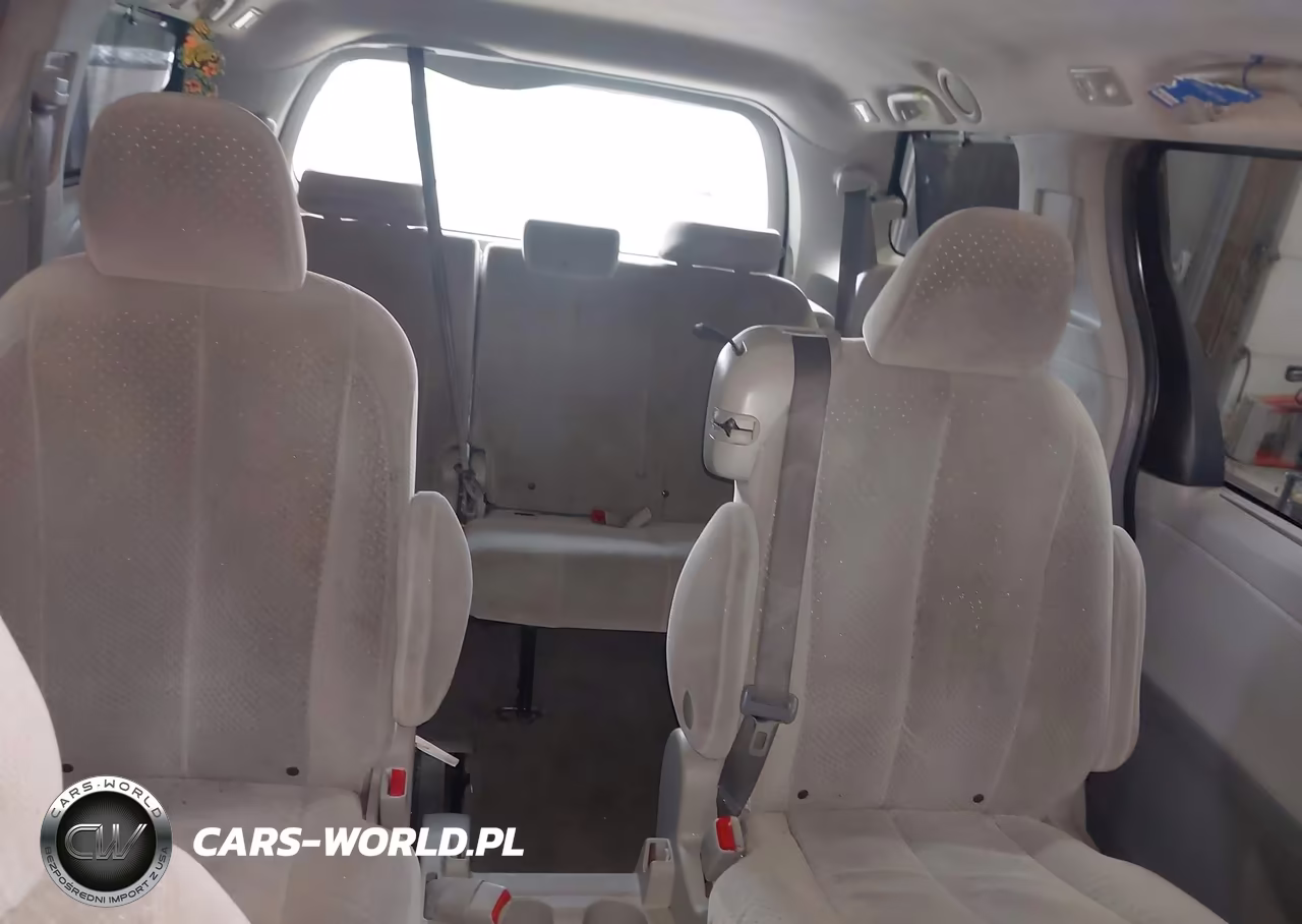 2011 Toyota Sienna Le V6 VIN:5TDKK3DCXBS001326 - 8