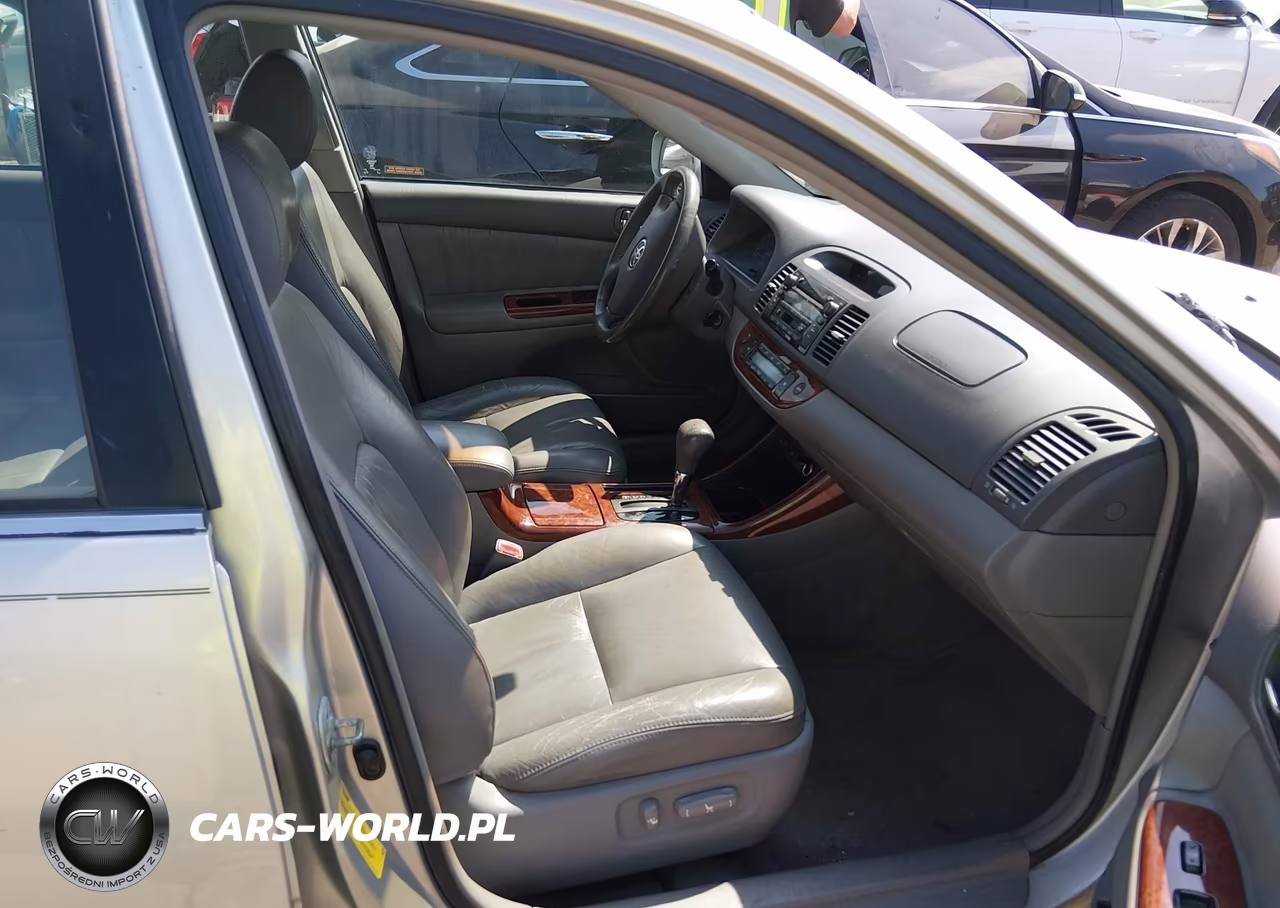 2004 Toyota Camry Xle VIN:4T1BE30K94U890960 - 5