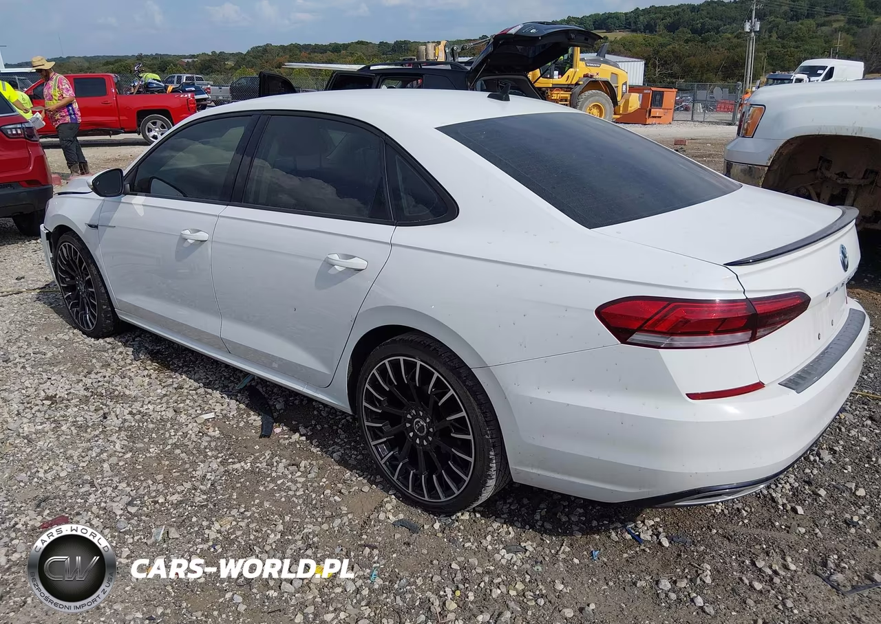 2020 Volkswagen Passat 2.0T R-Line VIN:1VWMA7A35LC017215 - 3