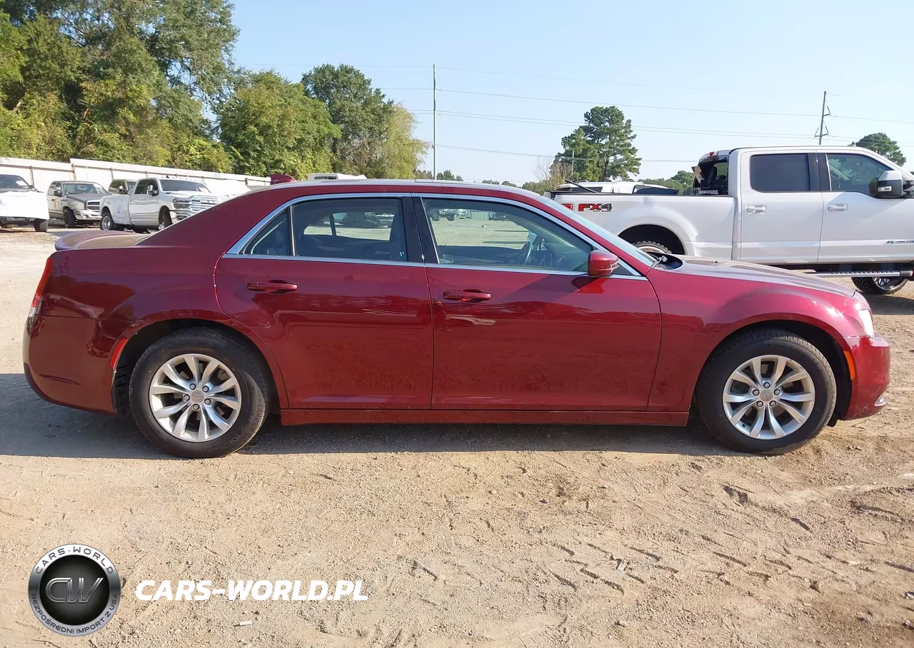 2016 Chrysler 300 Limited VIN:2C3CCAAG5GH206785 - 13