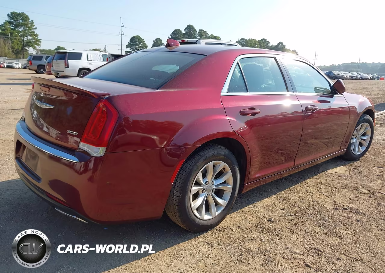 2016 Chrysler 300 Limited VIN:2C3CCAAG5GH206785 - 4