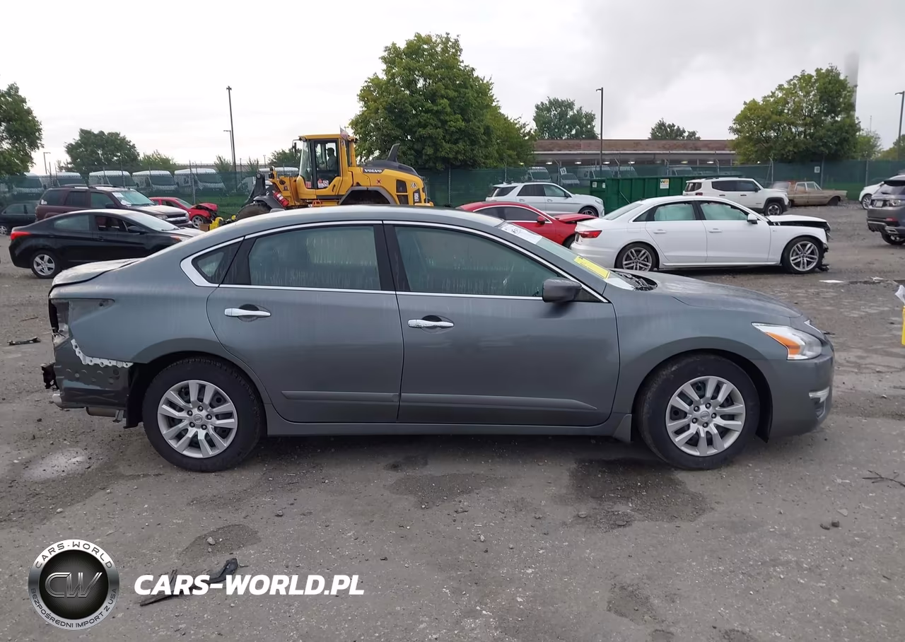 2015 Nissan Altima 2.5 S VIN:1N4AL3AP0FN370875 - 13