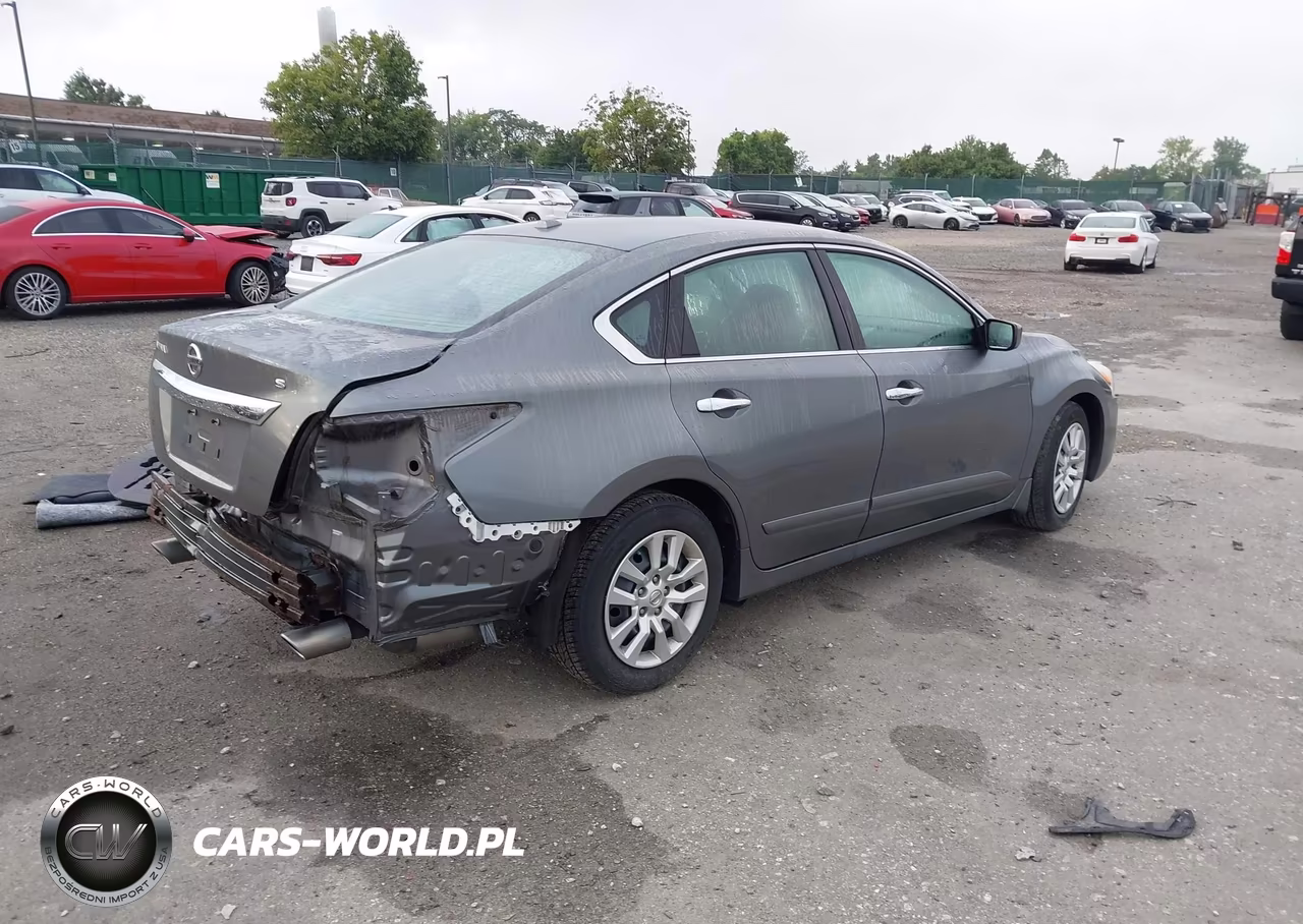 2015 Nissan Altima 2.5 S VIN:1N4AL3AP0FN370875 - 4