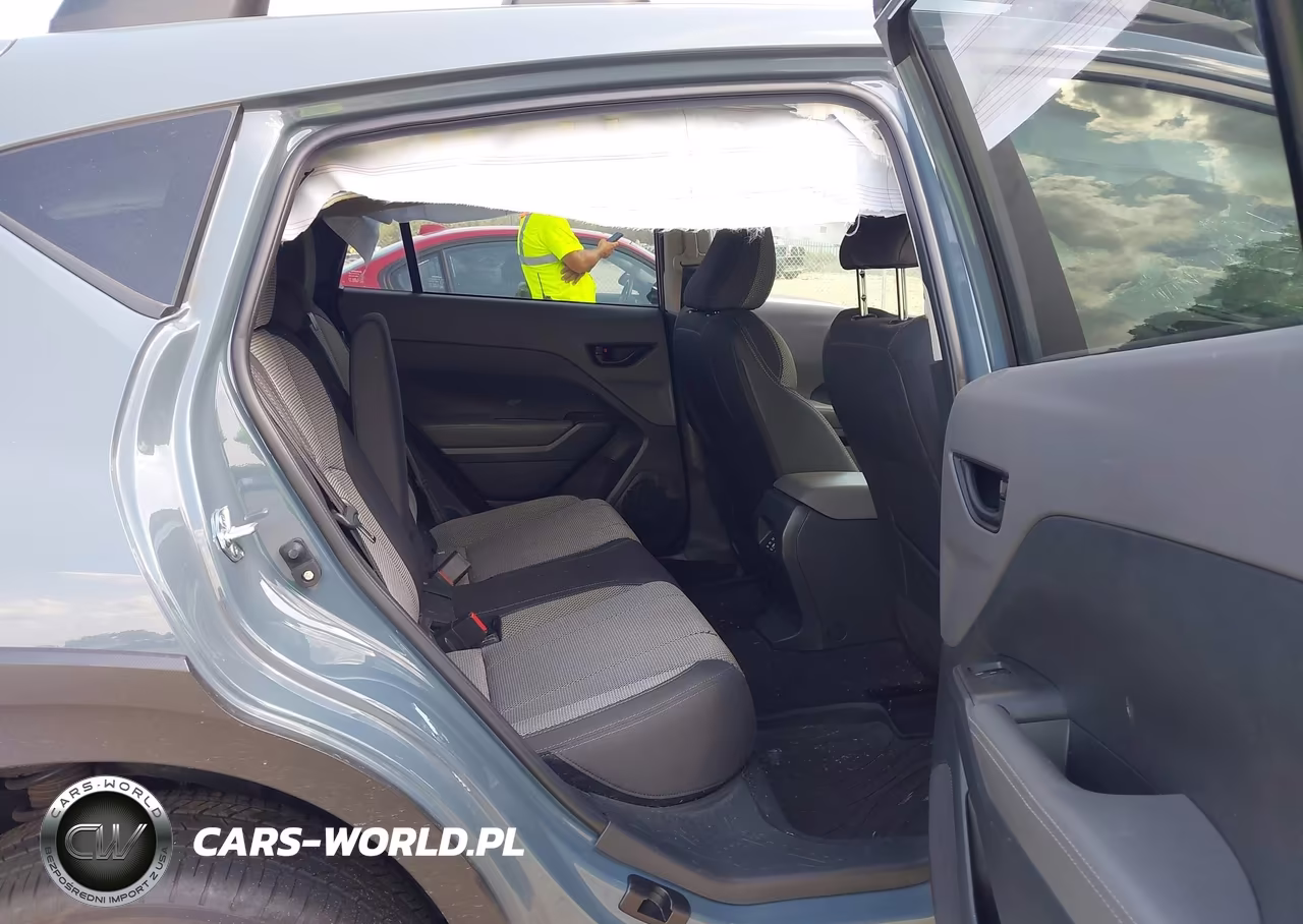 2024 Subaru Crosstrek Premium VIN:JF2GUADC9RH912610 - 8