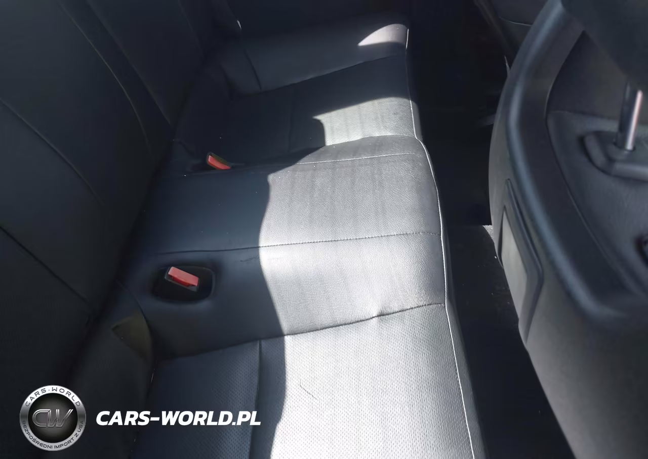 2012 Hyundai Genesis 3.8 Track VIN:KMHHU6KH8CU071257 - 8