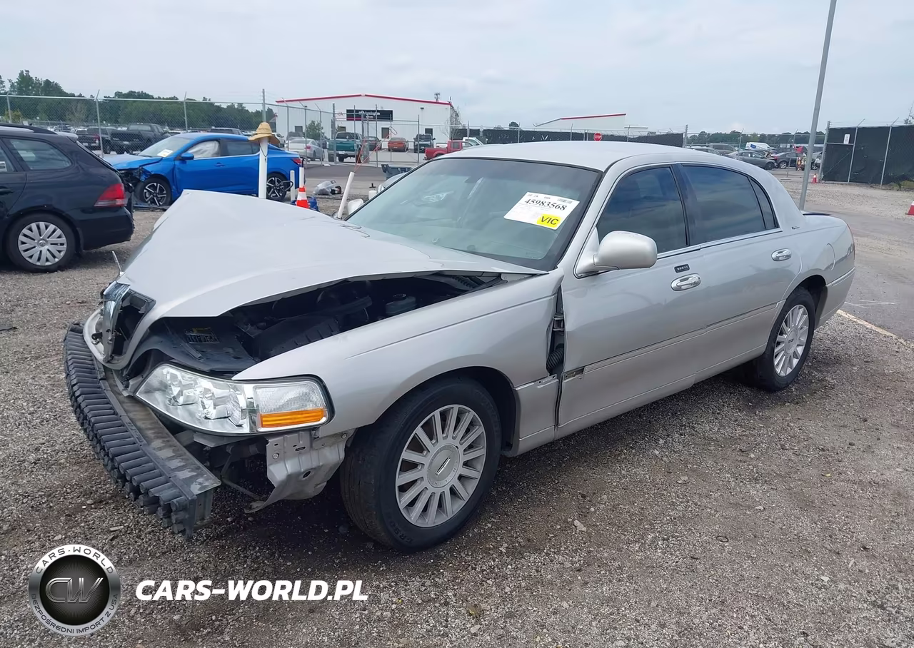 2004 Lincoln Town Car Signature VIN:1LNHM81W34Y636973 - 2