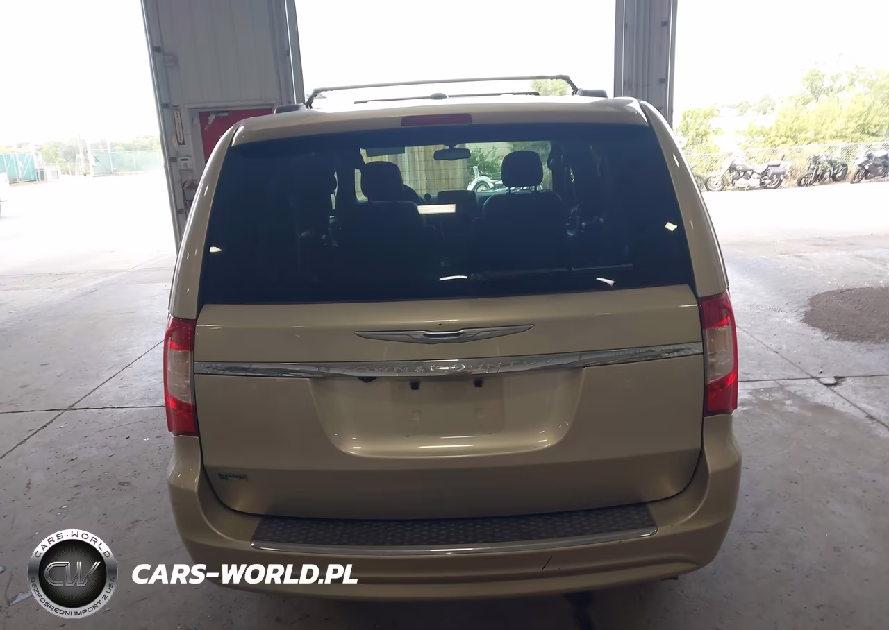 2016 Chrysler Town & Country Touring VIN:2C4RC1BGXGR156139 - 17