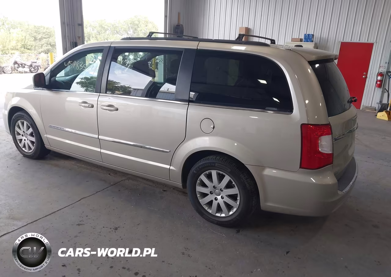 2016 Chrysler Town & Country Touring VIN:2C4RC1BGXGR156139 - 3