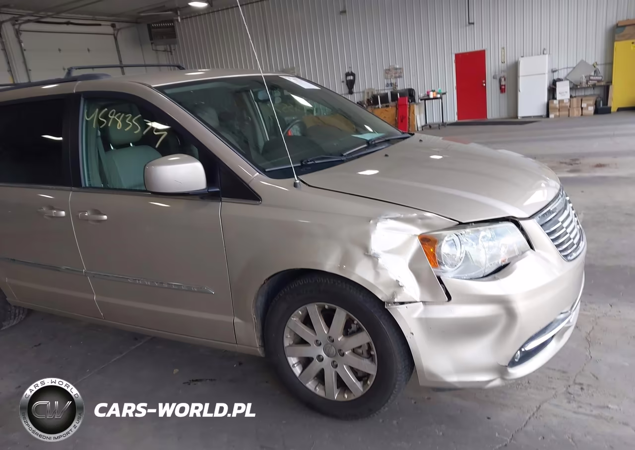 2016 Chrysler Town & Country Touring VIN:2C4RC1BGXGR156139 - 6
