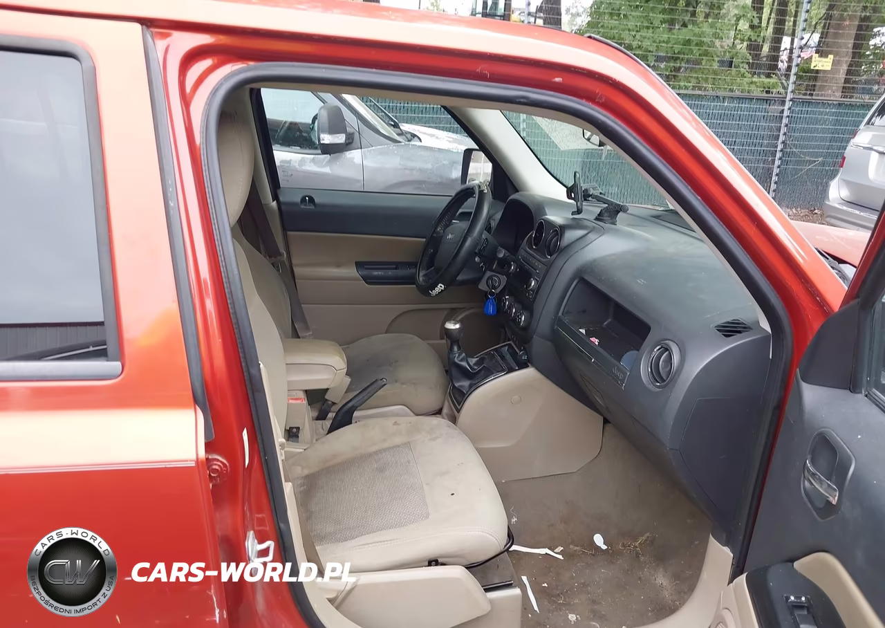 2010 Jeep Patriot Sport VIN:1J4NT1GA2AD621858 - 5