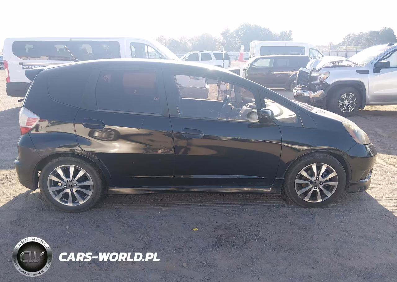 2012 Honda Fit Sport VIN:JHMGE8H55CC013133 - 13