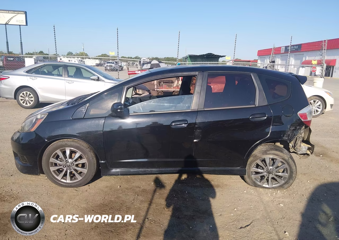 2012 Honda Fit Sport VIN:JHMGE8H55CC013133 - 14