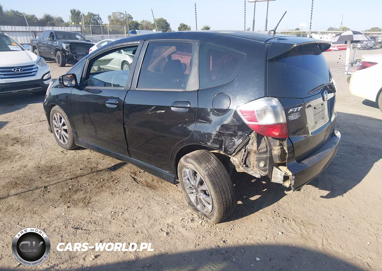 2012 Honda Fit Sport VIN:JHMGE8H55CC013133 - 3