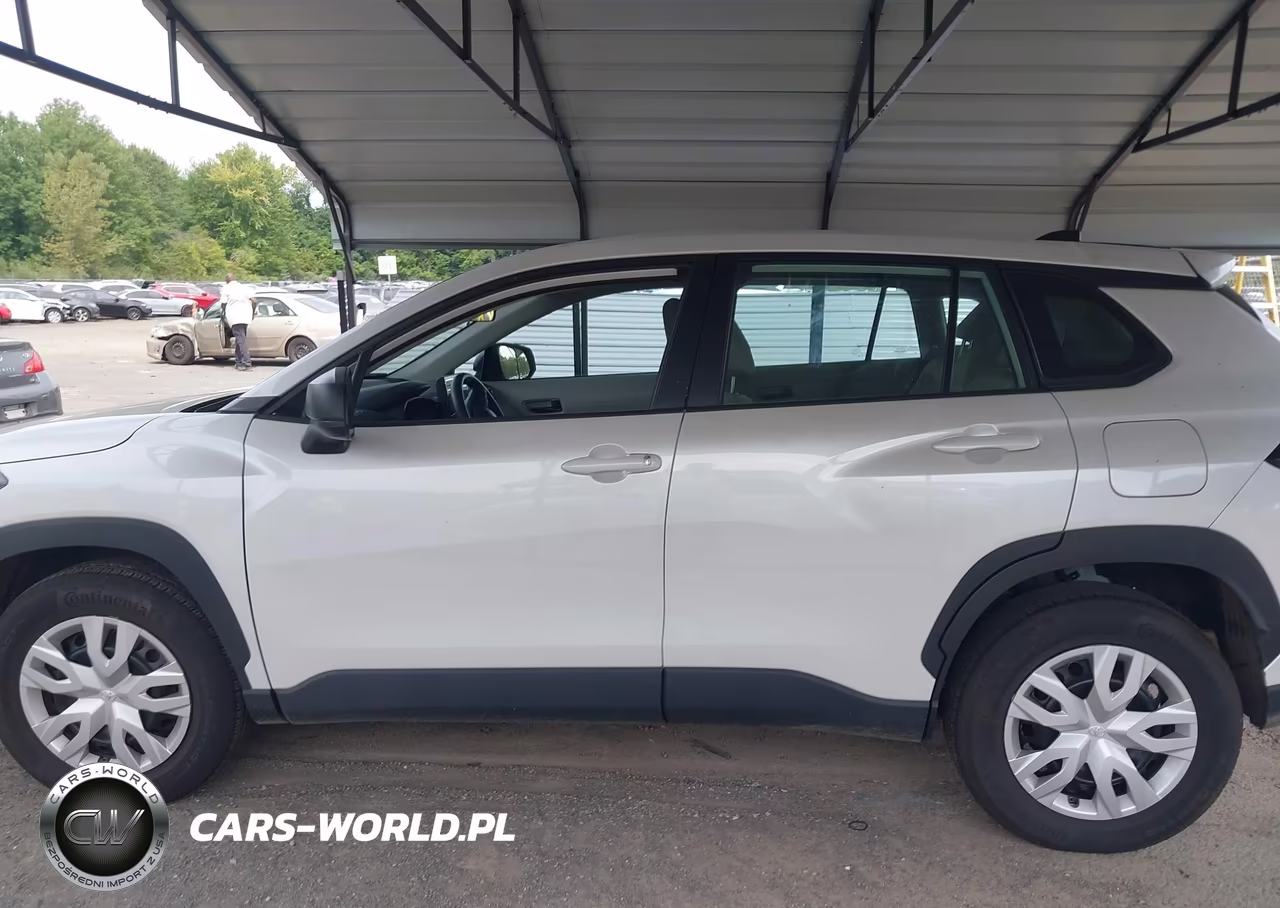 2024 Toyota Corolla Cross L VIN:7MUAAABG4RV116335 - 15