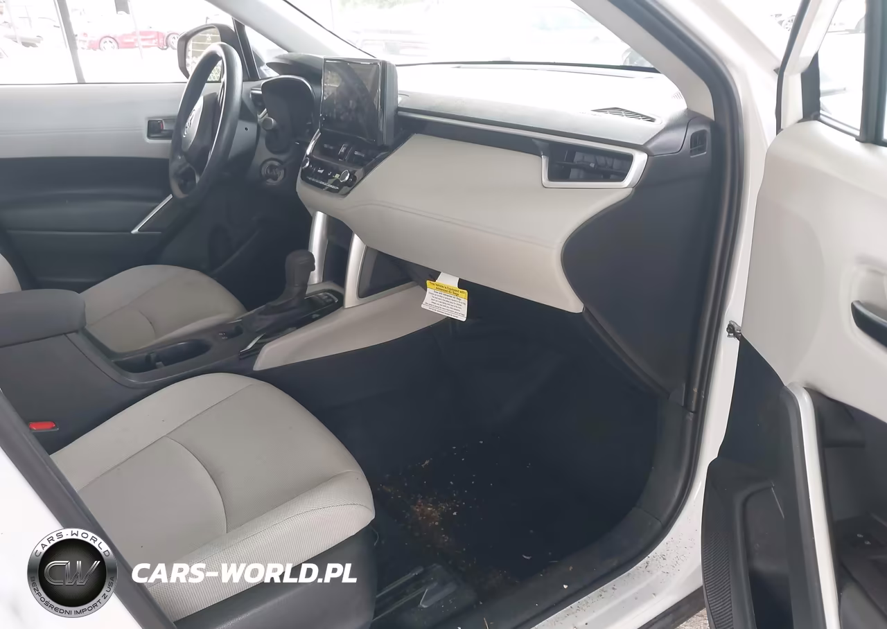 2024 Toyota Corolla Cross L VIN:7MUAAABG4RV116335 - 5