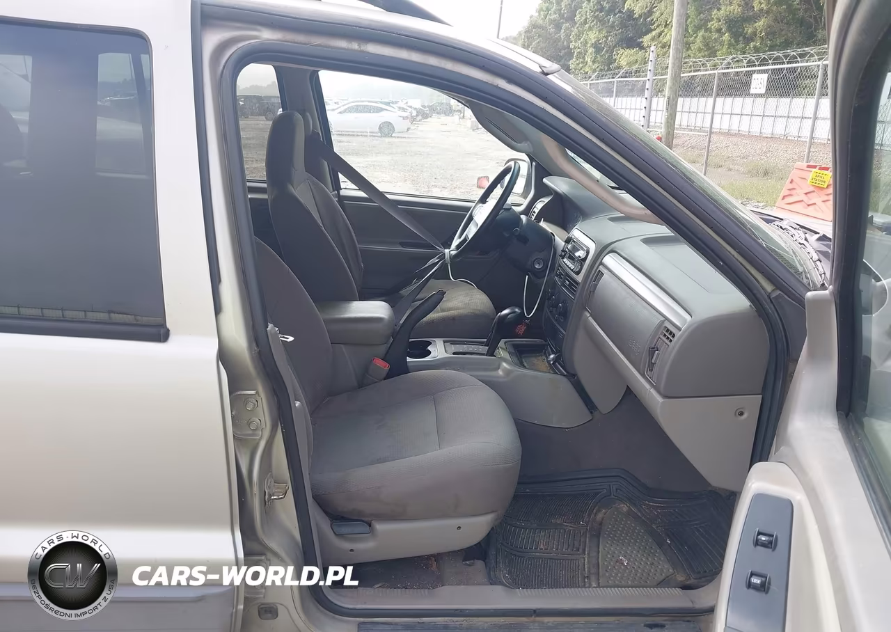 2004 Jeep Grand Cherokee Laredo VIN:1J4GW48SX4C191497 - 5