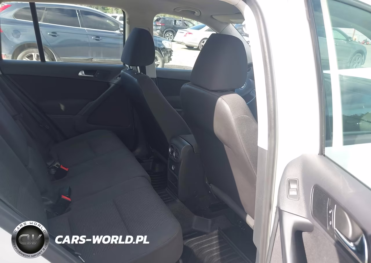 2018 Volkswagen Tiguan Limited 2.0T VIN:WVGAV7AX5JK000023 - 8