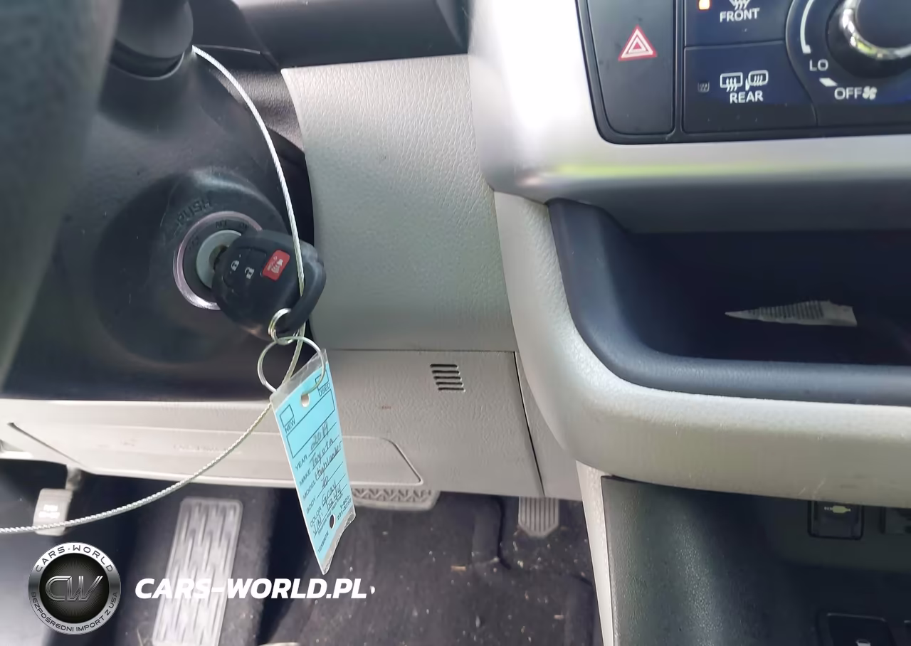 2019 Toyota Highlander Le VIN:5TDZARFHXKS060244 - 11