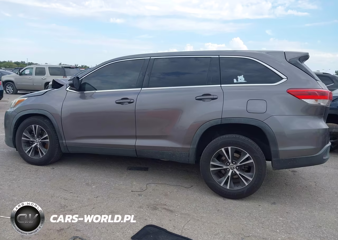 2019 Toyota Highlander Le VIN:5TDZARFHXKS060244 - 14