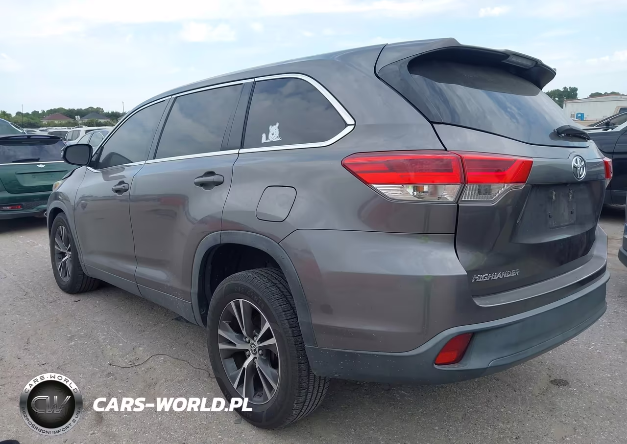 2019 Toyota Highlander Le VIN:5TDZARFHXKS060244 - 3