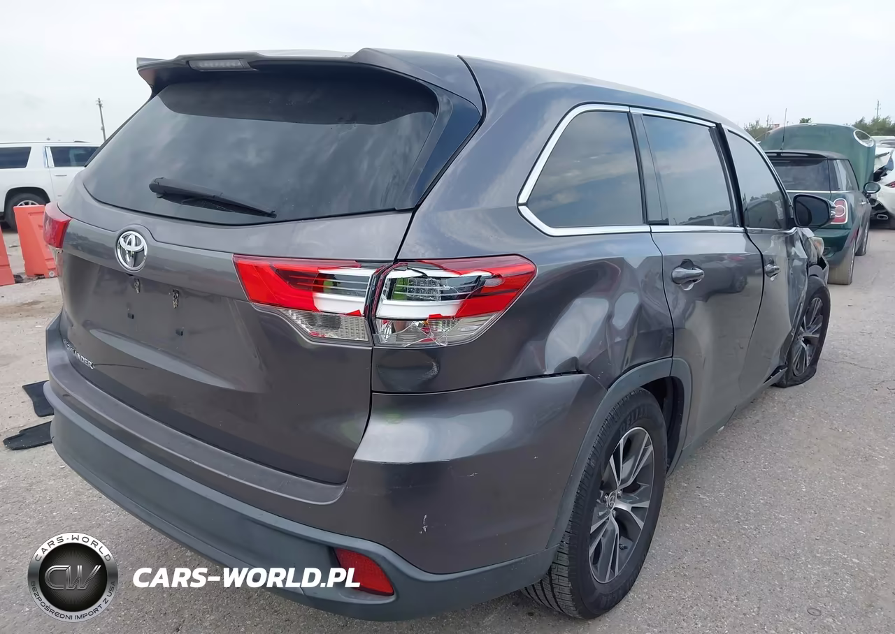 2019 Toyota Highlander Le VIN:5TDZARFHXKS060244 - 4