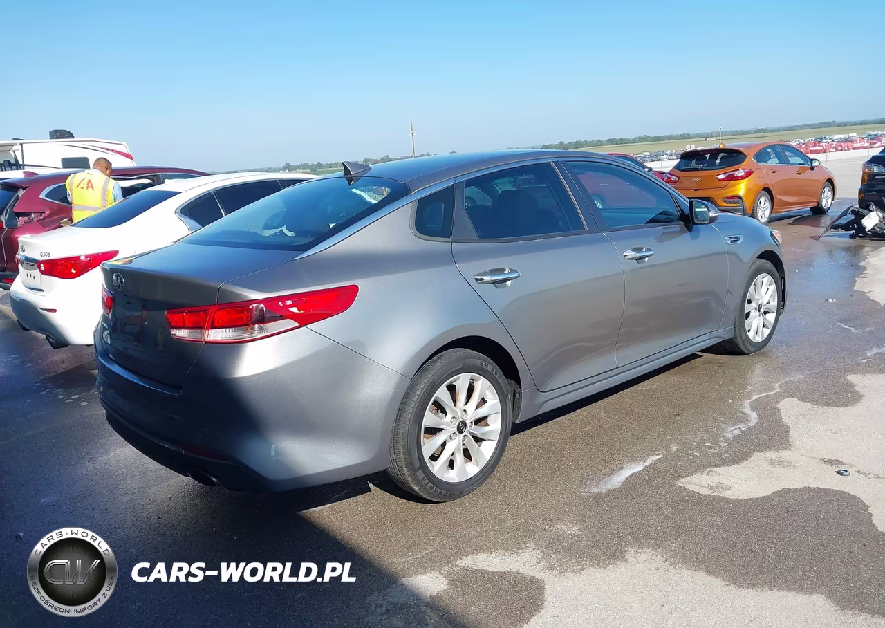 2017 Kia Optima Lx VIN:5XXGT4L35HG153597 - 4