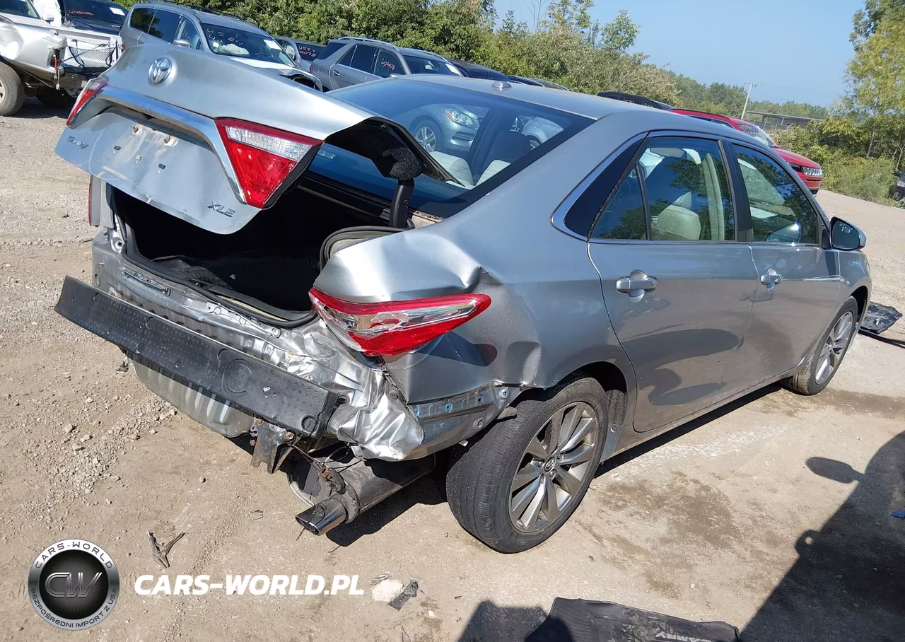 2017 Toyota Camry Xle VIN:4T1BF1FK6HU276849 - 4