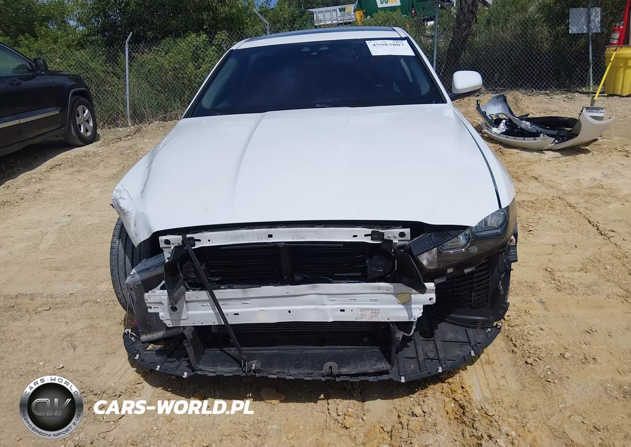 2019 Jaguar Xe 25T Premium VIN:SAJAD4FX7KCP51331 - 12